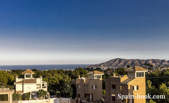 Виллы Современный комплекс вилл в курортном городе La Nucia,что в пригороде Бенидорма, Коста Бланка, Ла Нусия