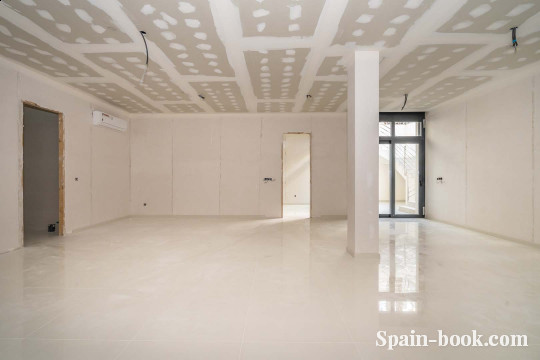 Виллы Современные виллы с панорамным видом на море и курортный город Бенидорм, Коста Бланка, Бенидорм