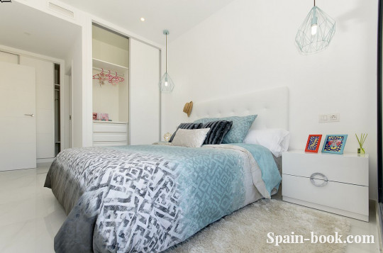 Таунха́ус Новый резиденциальный комплекс рядом с гольфом Вийямартин, Ориуэла Коста, Коста Бланка, Вийямартин