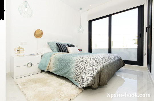 Таунха́ус Новый резиденциальный комплекс рядом с гольфом Вийямартин, Ориуэла Коста, Коста Бланка, Вийямартин