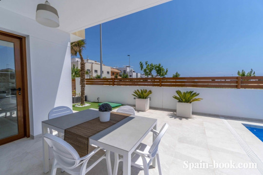 Виллы Современные виллы рядом с пляжем в Пилар де ла Орадада, Аликанте, Коста Бланка, Пилар де ла Орадада