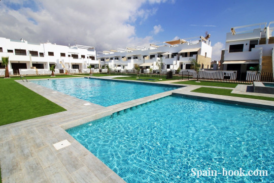 Бунгало Новые бунгало рядом с пляжем в Торре де ла Орадада, Коста Бланка, Торре де ла Орадада