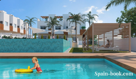 Таунха́ус Новые современные таунхаусы рядом с пляжем в La Rosaleda, Торревьеха, Коста Бланка, Торревьеха