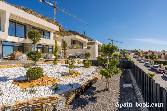 Виллы Современные виллы с панорамным видом на море и курортный город Бенидорм, Коста Бланка, Бенидорм