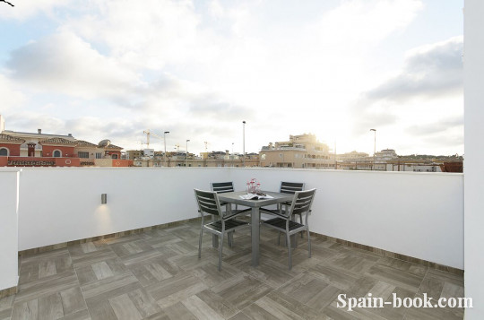 Таунха́ус Новый резиденциальный комплекс рядом с гольфом Вийямартин, Ориуэла Коста, Коста Бланка, Вийямартин