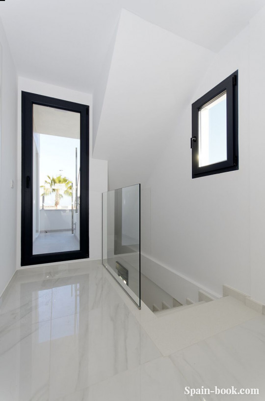 Таунха́ус Новый резиденциальный комплекс рядом с гольфом Вийямартин, Ориуэла Коста, Коста Бланка, Вийямартин