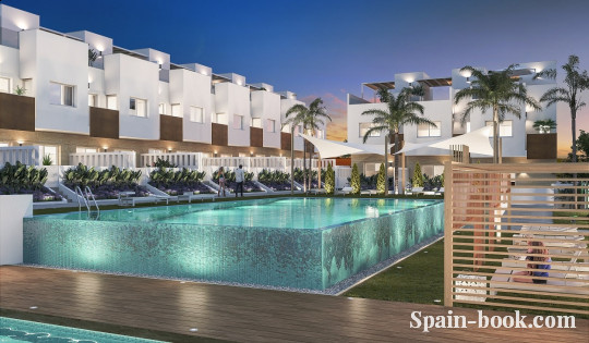 Таунха́ус Новые современные таунхаусы рядом с пляжем в La Rosaleda, Торревьеха, Коста Бланка, Торревьеха