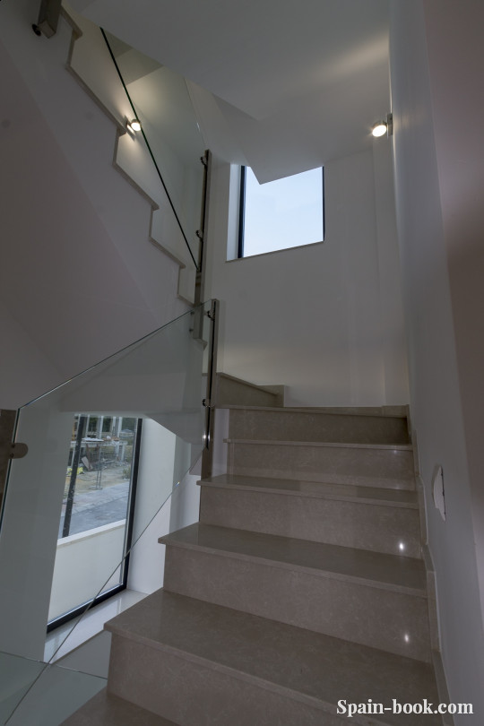 Виллы Современный комплекс вилл в курортном городе La Nucia,что в пригороде Бенидорма, Коста Бланка, Ла Нусия