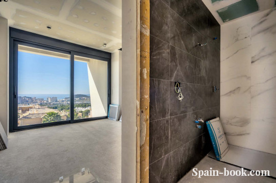 Виллы Современные виллы с панорамным видом на море и курортный город Бенидорм, Коста Бланка, Бенидорм