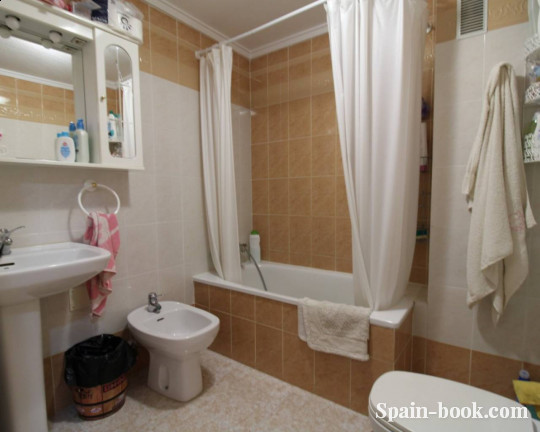 Таунха́ус Просторный таунхаус в зеленом пригороде Торревьехи, Лос Балконес, Коста Бланка, Лос Балконес