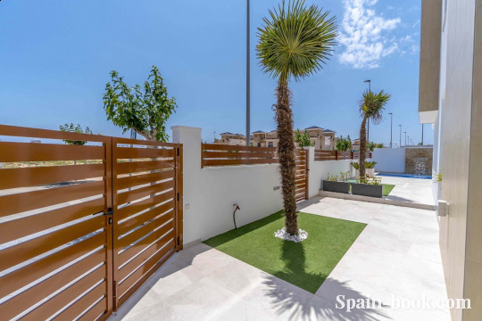 Виллы Современные виллы рядом с пляжем в Пилар де ла Орадада, Аликанте, Коста Бланка, Пилар де ла Орадада