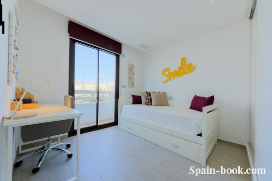 Таунха́ус Новые таунхаусы в 1км от центра и пляжа Торревьехи, Коста Бланка, Торревьеха