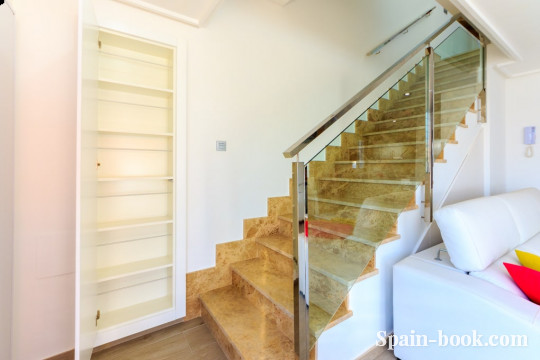 Таунха́ус Новые таунхаусы в 1км от центра и пляжа Торревьехи, Коста Бланка, Торревьеха