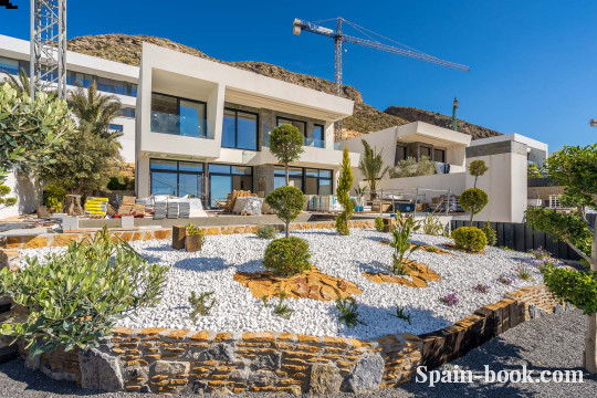 Виллы Современные виллы с панорамным видом на море и курортный город Бенидорм, Коста Бланка, Бенидорм