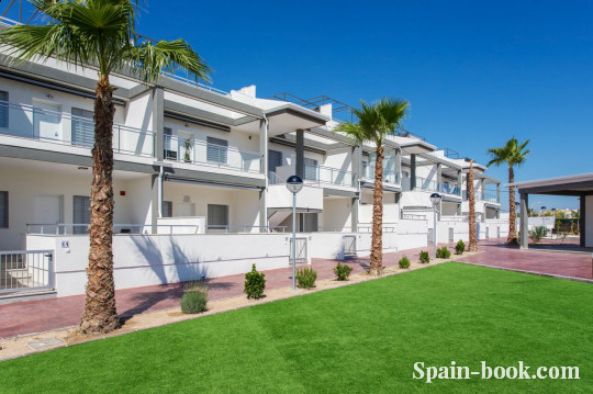 Бунгало Новые бунгало с садом или солярием в 2км от пляжа Плайя Фламенка / Ориуэла Коста, Коста Бланка, Плайя Фламенка