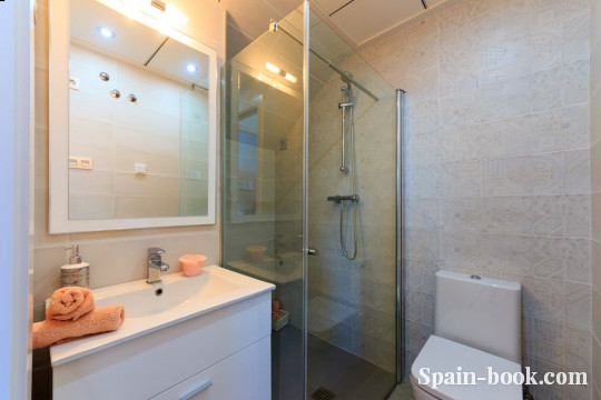 Таунха́ус Последний таунхаус от застройщика рядом с пляжем в Торре де ла Орадада, Коста Бланка, Торре де ла Орадада