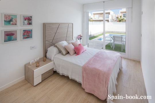 Виллы Современные виллы рядом с пляжем в San Pedro del Pinatar / Мурсия, Коста Бланка, Сан-Педро-дель-Пинатар