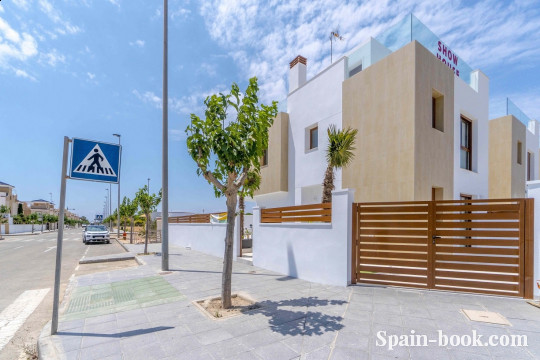 Виллы Современные виллы рядом с пляжем в Пилар де ла Орадада, Аликанте, Коста Бланка, Пилар де ла Орадада