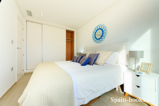 Таунха́ус Последний таунхаус от застройщика рядом с пляжем в Торре де ла Орадада, Коста Бланка, Торре де ла Орадада