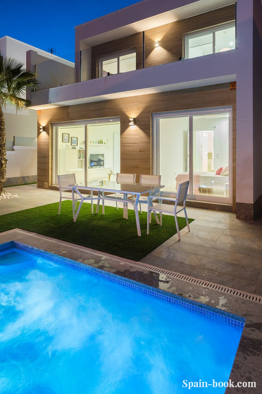 Виллы Современные виллы рядом с пляжем в San Pedro del Pinatar / Мурсия, Коста Бланка, Сан-Педро-дель-Пинатар