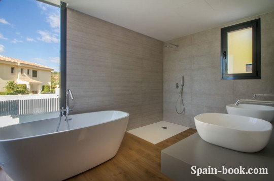 Виллы Шикарная вилла в популярном курорте Альтеа, Коста Бланка, Алтея