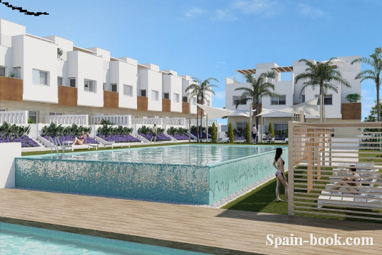 Таунха́ус Новые современные таунхаусы рядом с пляжем в La Rosaleda, Торревьеха, Коста Бланка, Торревьеха