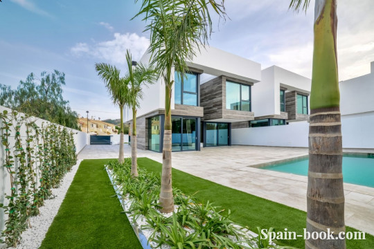 Виллы Современные вилла в курортном городе Альбир в пригорде Бенидорма, Коста Бланка, Бенидорм